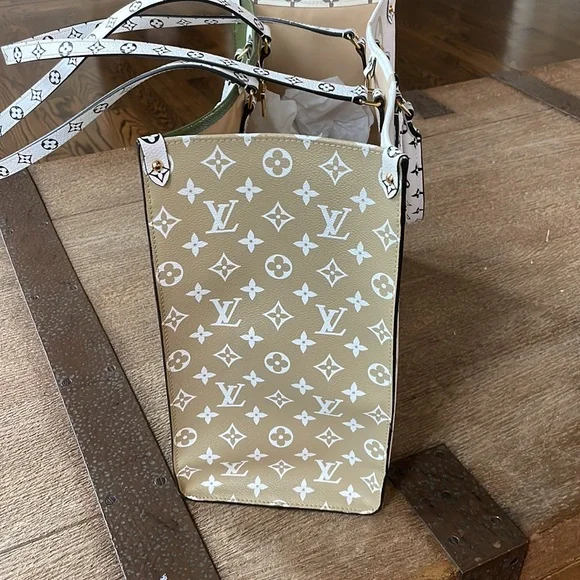 Preowned Louis Vuitton on the go khaki taupe large bag shopper - Picture 3 of 14